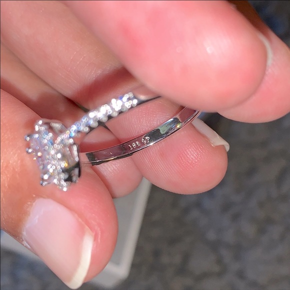 Center of My Universe Round Halo Ring - Picture 9 of 10